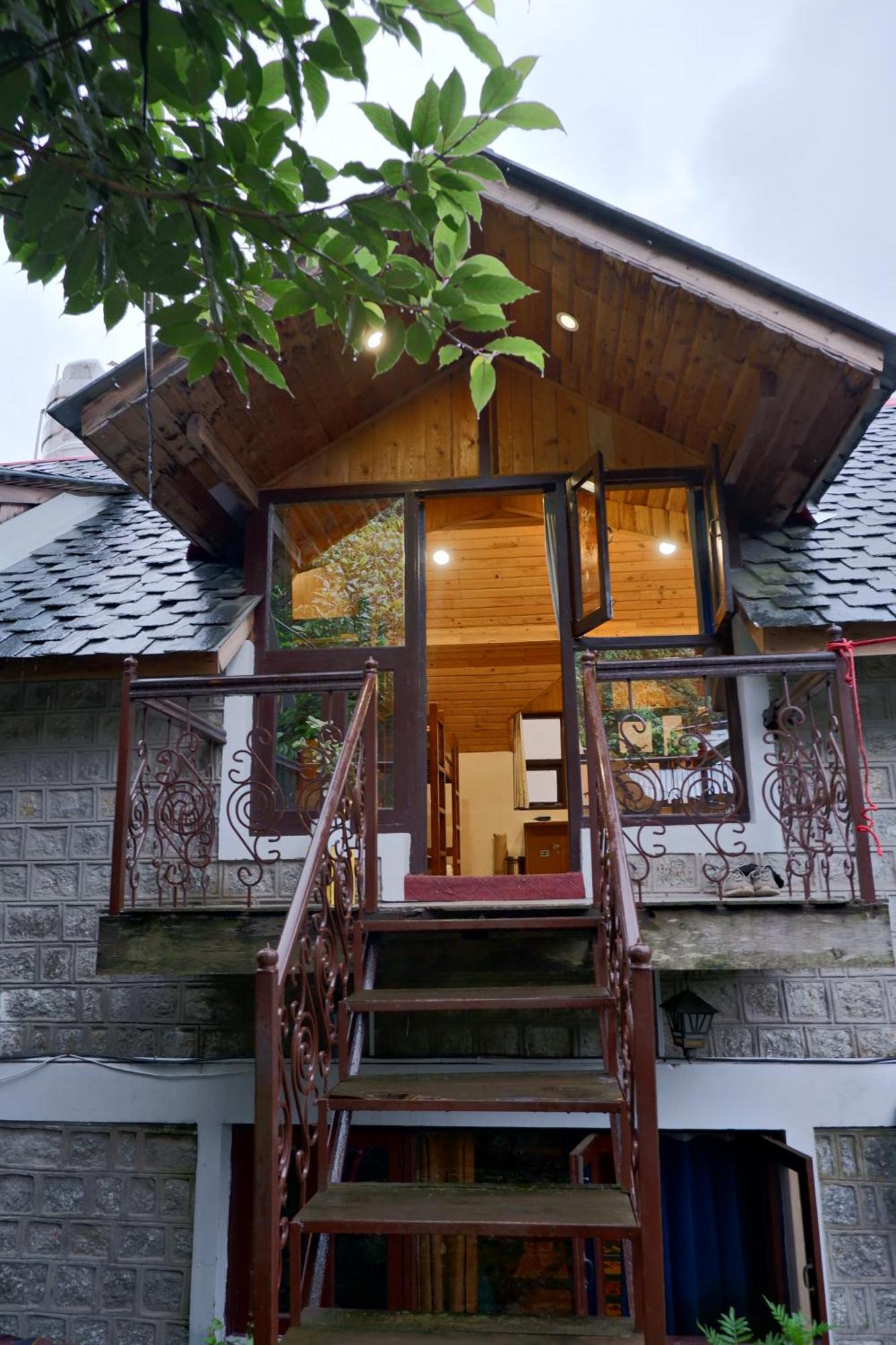 Utopia Hostels Dharamkot Mcleodganj Dharamshala Exterior photo